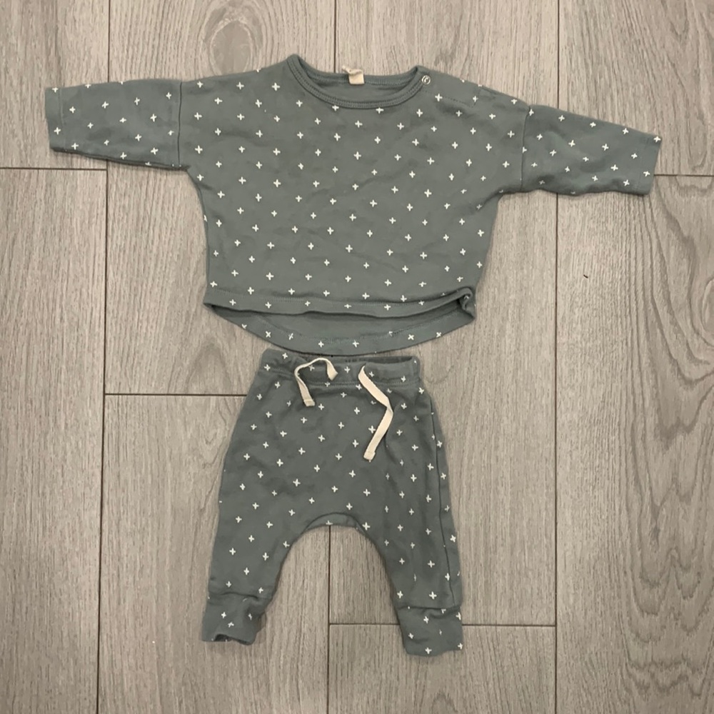 Q by Quincy Mae matching set size 0-3months
